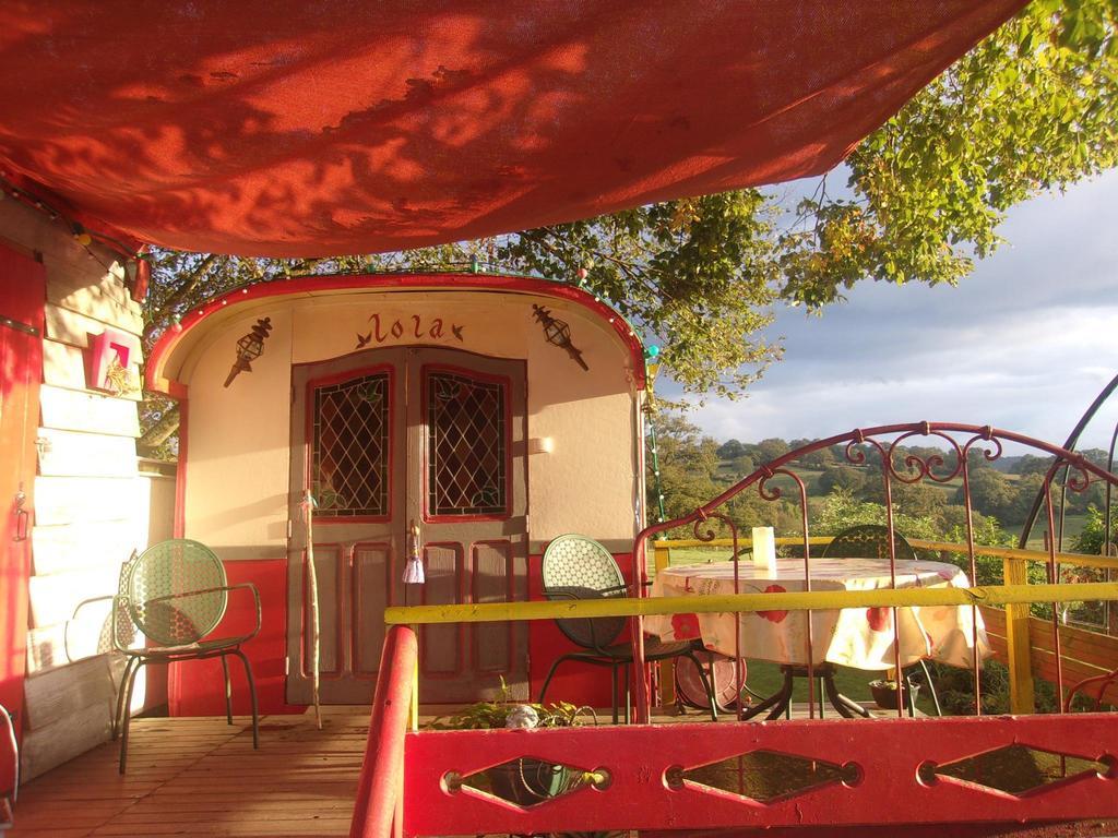 La Roulotte De Lola - Chambre D'Hotes La Celle  Εξωτερικό φωτογραφία